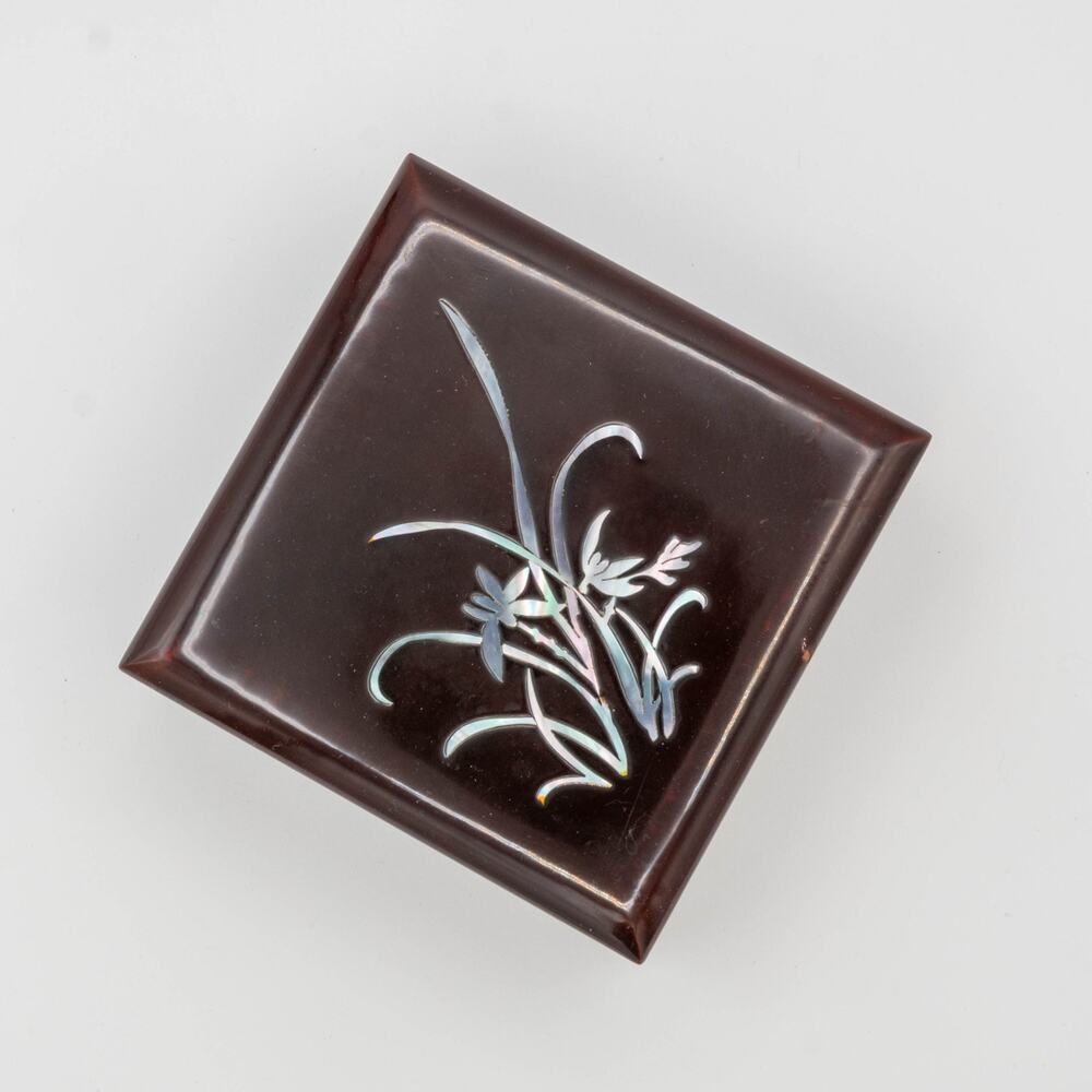 Decorative Brown Lacquerware Keepsake Jewelry Trinket Box Mother of Pearl Inlay
